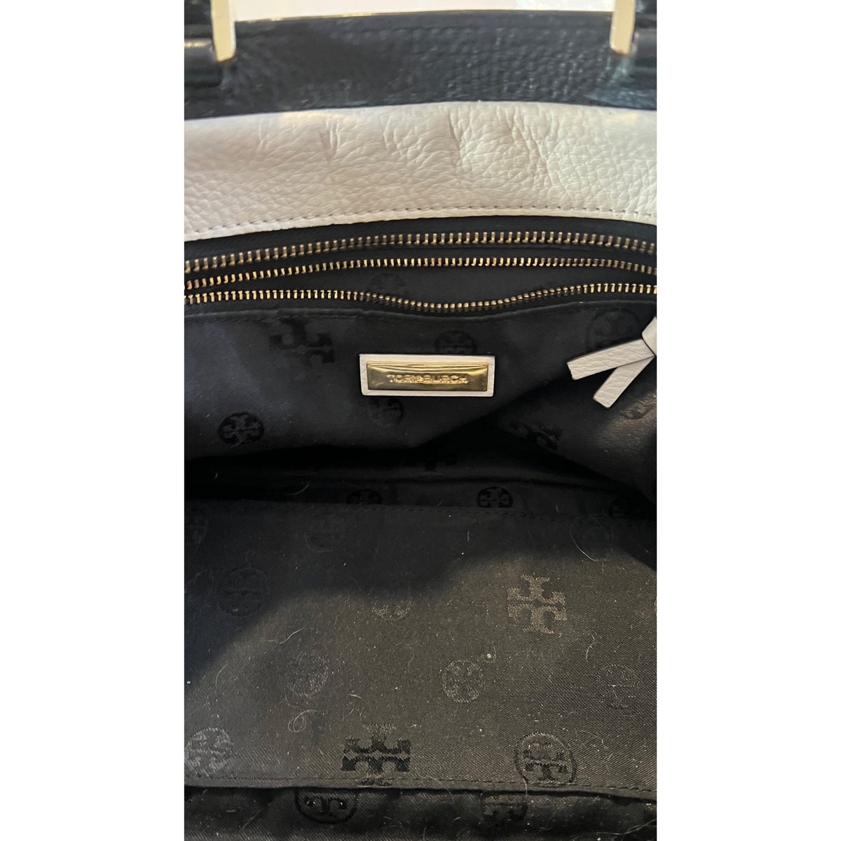 TORY BURCH AUTHENTIC BLACK AND WHITE JESSICA HANDBAG