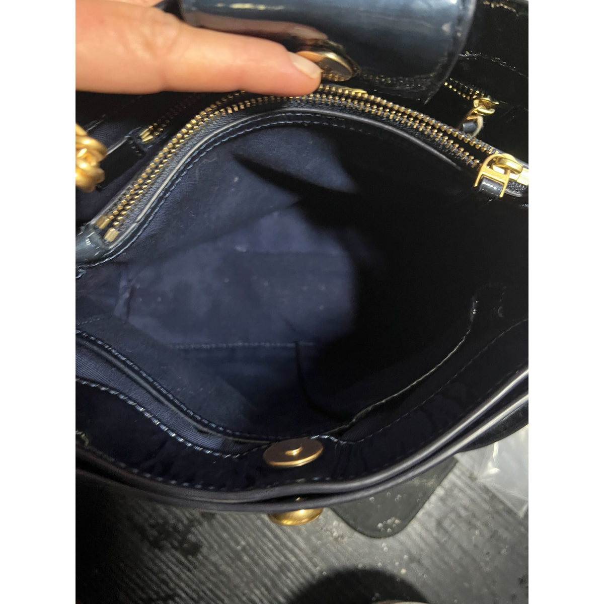 TORY BURCH BLUE CRINKLE LEATHER PRICELLA HANDBAG  ✺✺