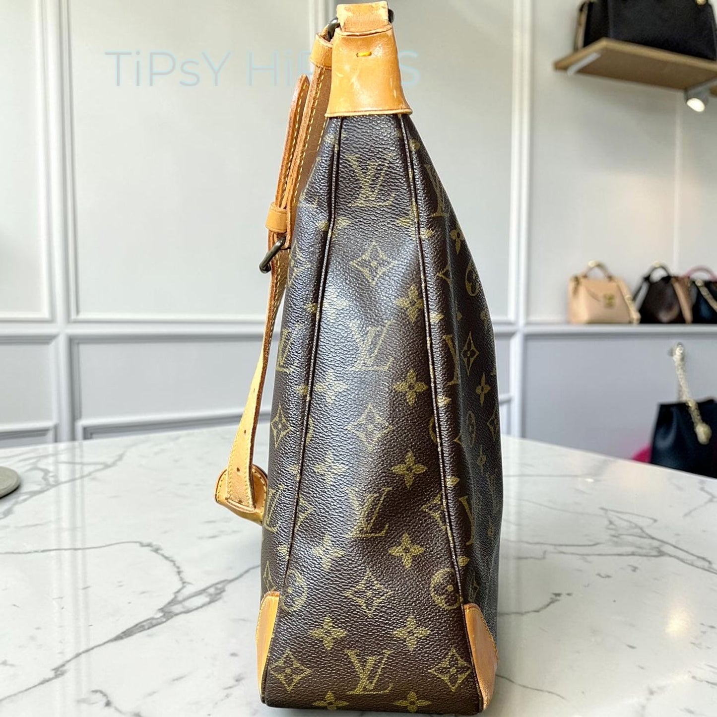 AUTHENTICATED!  LOUIS VUITTON Boulogne 35 Shoulder Bag Monogram