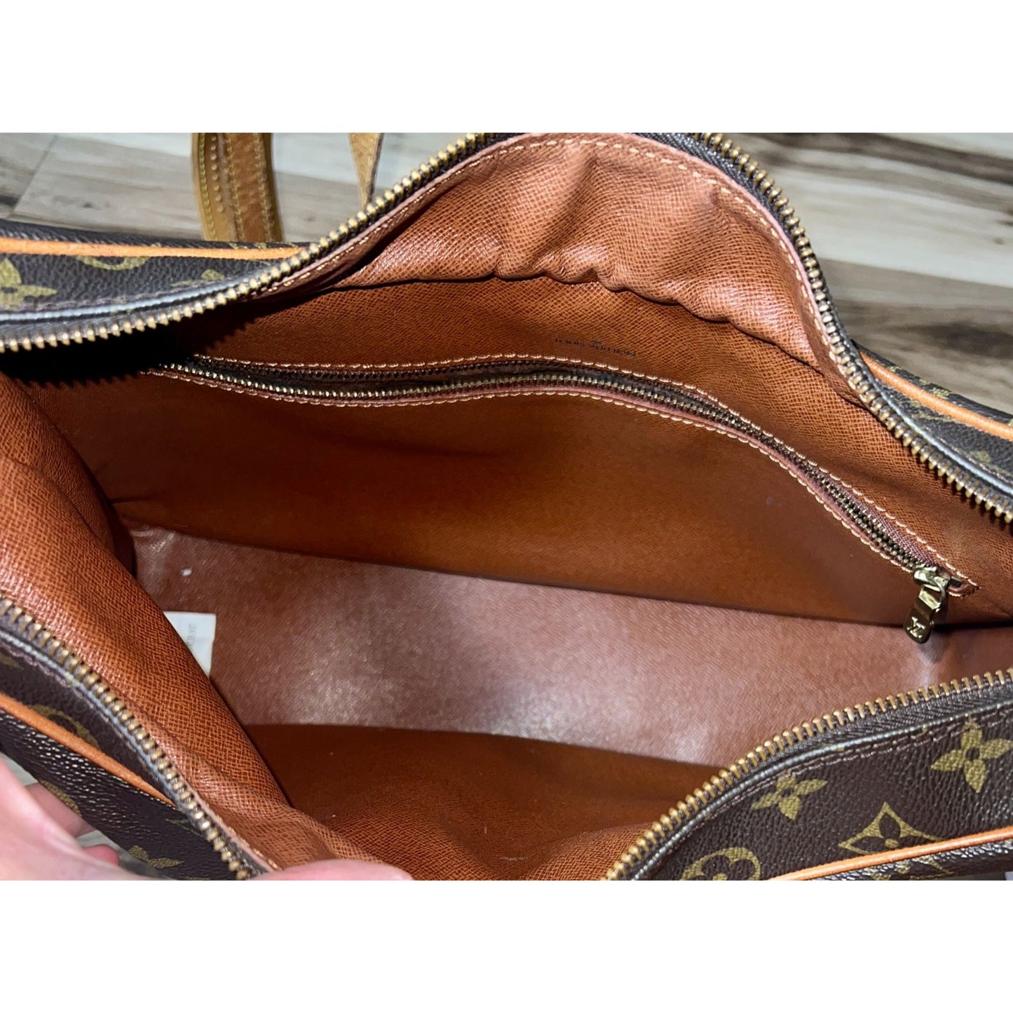 AUTHENTICATED!  LOUIS VUITTON Boulogne 35 Shoulder Bag Monogram