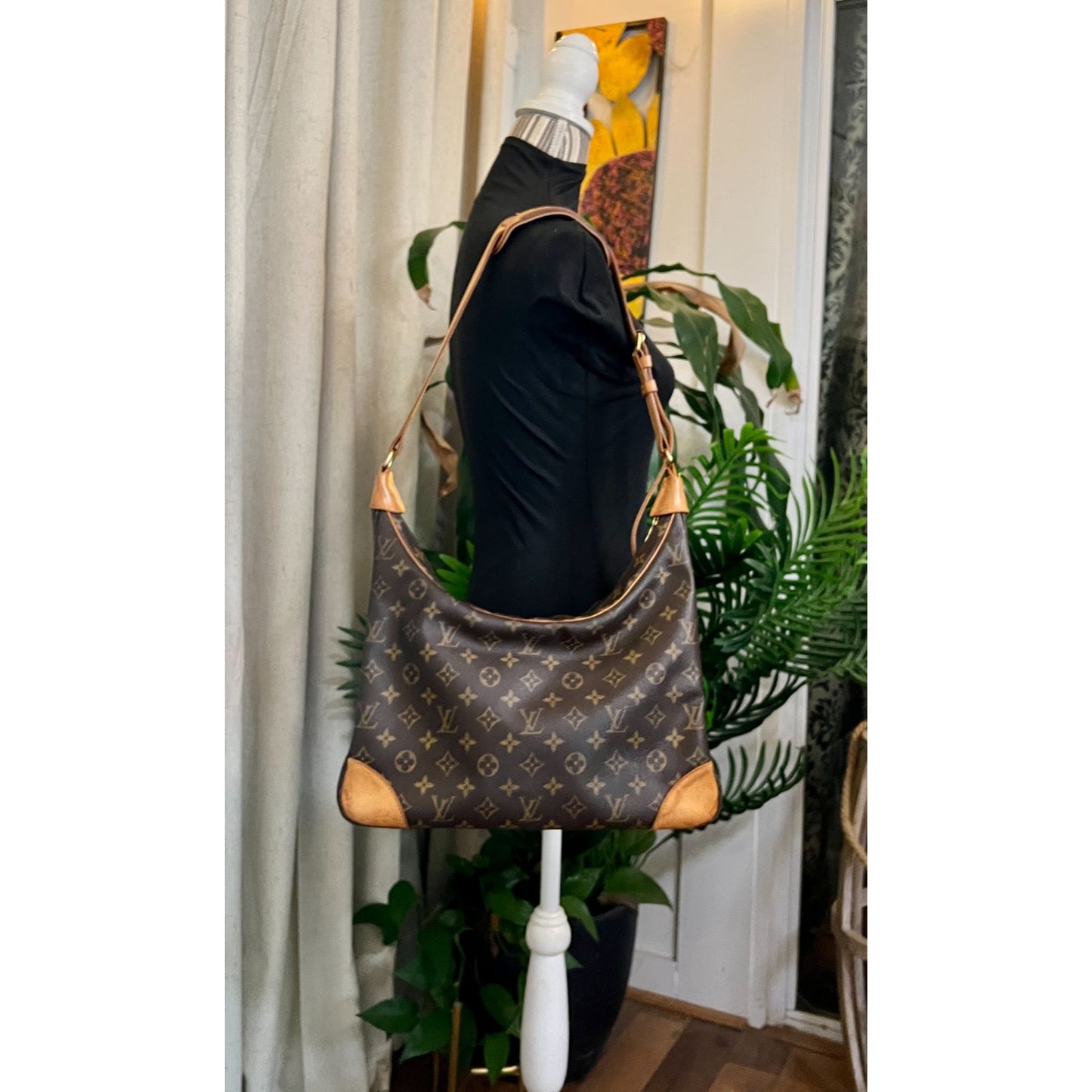 AUTHENTICATED!  LOUIS VUITTON Boulogne 35 Shoulder Bag Monogram