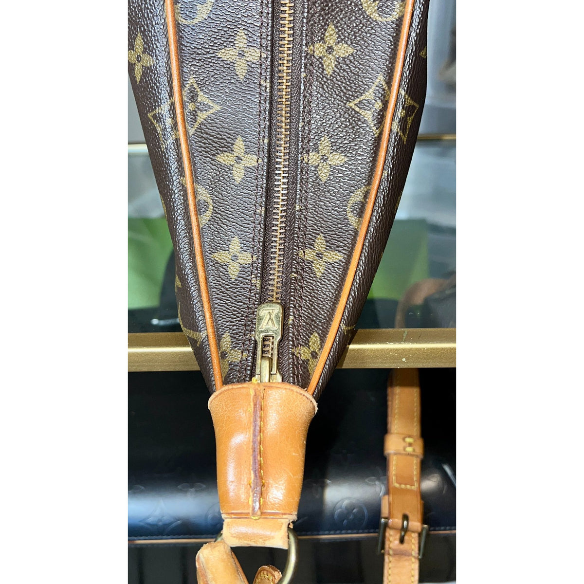 AUTHENTICATED!  LOUIS VUITTON Boulogne 35 Shoulder Bag Monogram