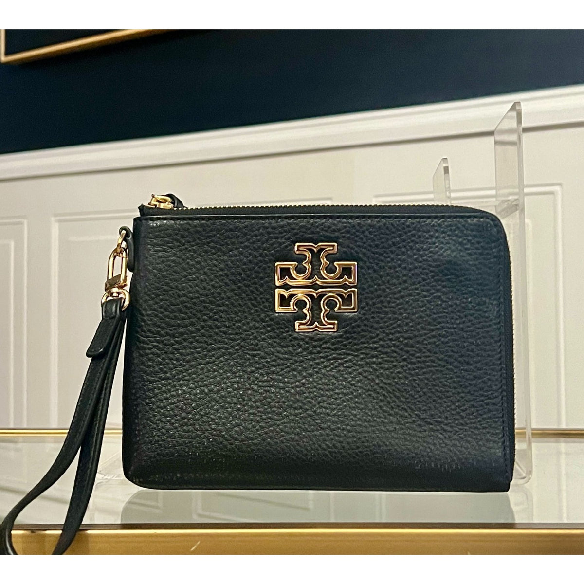 Tory Burch Britten Large Pebbled Leather Zip Pouch Wristlet - Black & Gold