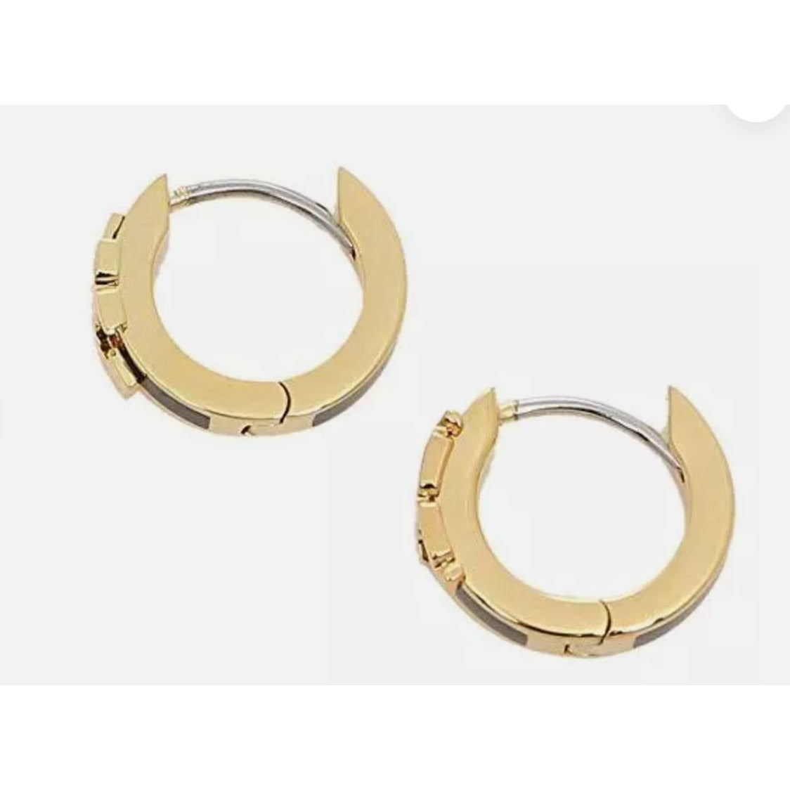 TORY BURCH SERIF T ENAMEL HUGGIE HOOP EARRINGS