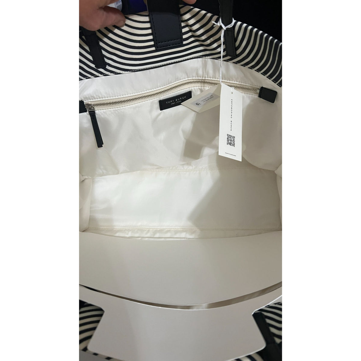 NEW!!!  Beautiful Tory Burch BLACK AND WHITE ELLA TOTE