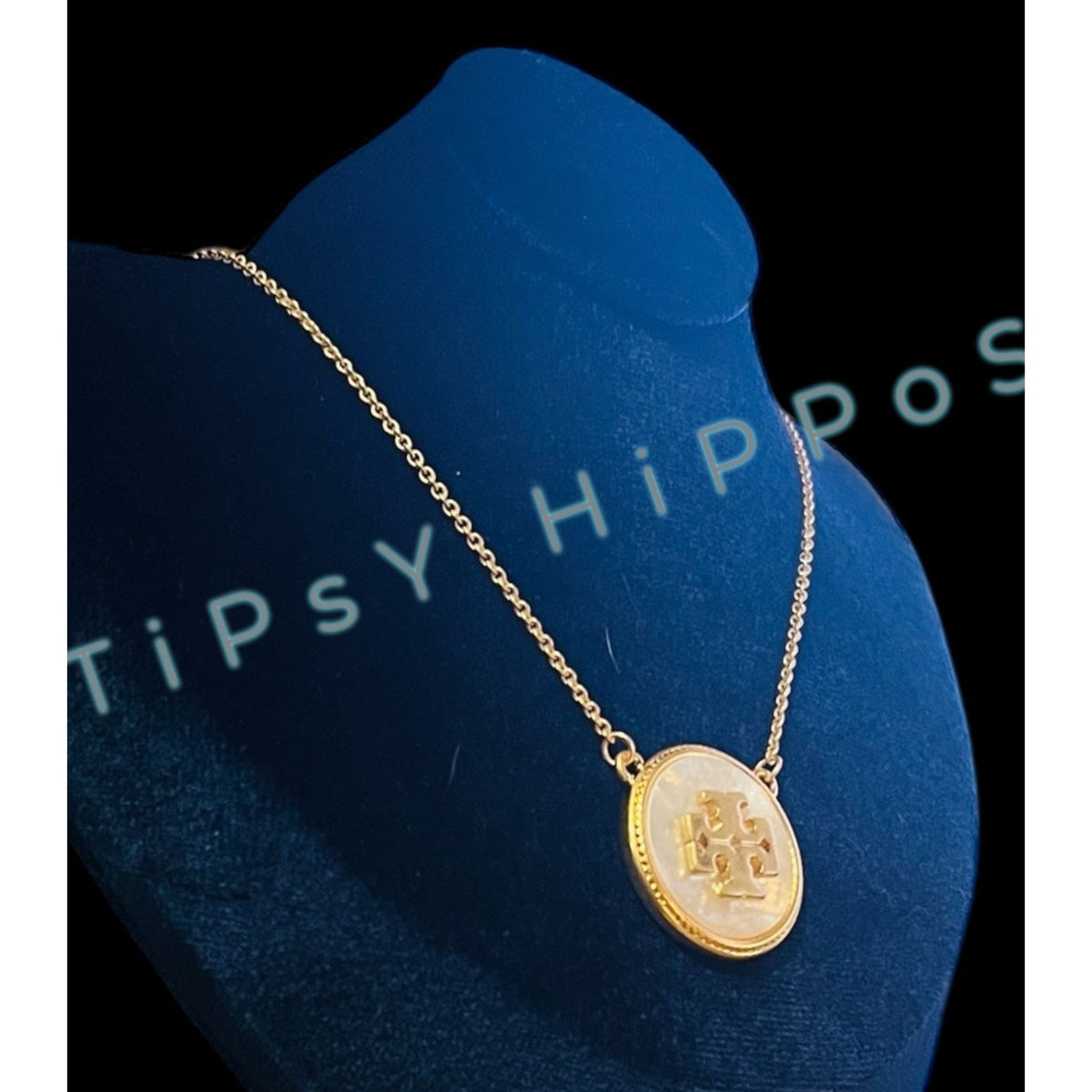 Beautiful Tory Burch Kira Mother of Pearl &amp; Gold Pendant Necklace