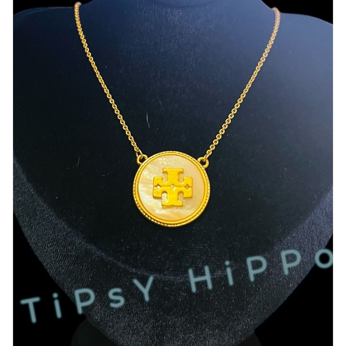 Beautiful Tory Burch Kira Mother of Pearl &amp; Gold Pendant Necklace