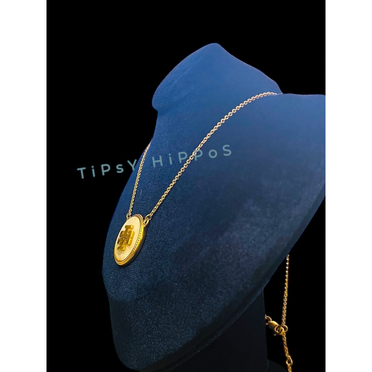 Beautiful Tory Burch Kira Mother of Pearl &amp; Gold Pendant Necklace